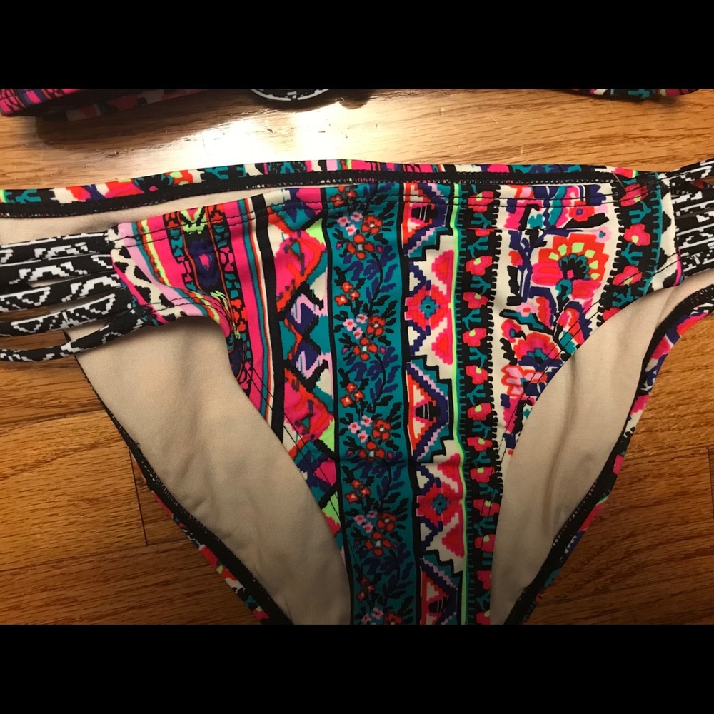 Xhilaration Aztec bikini - Picture 6 of 7